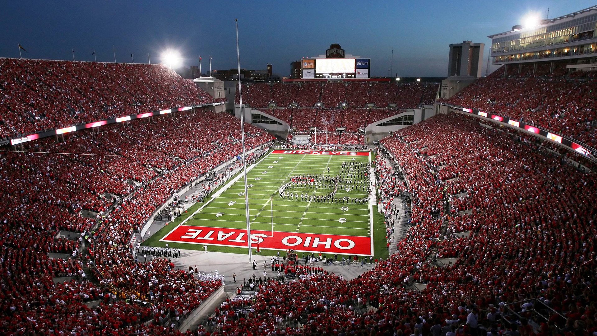 勒沃库森狂胜曼联，F1新赛季揭幕战之外的焦点战