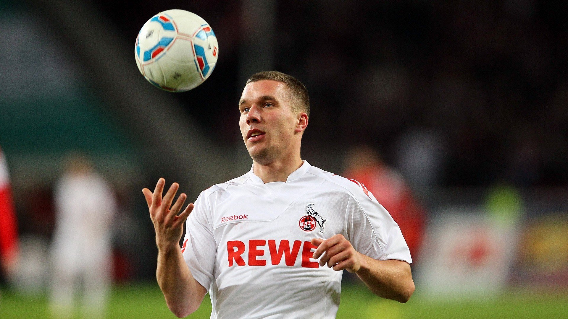 北欧风暴与纪录之夜，丹麦绝杀韩国，穆勒书写不朽传奇